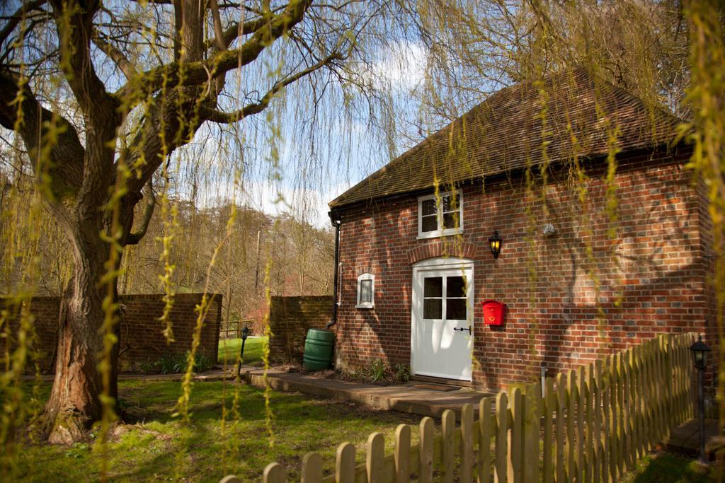 Leeds Castle Holiday Cottages Maidstone Rum bild
