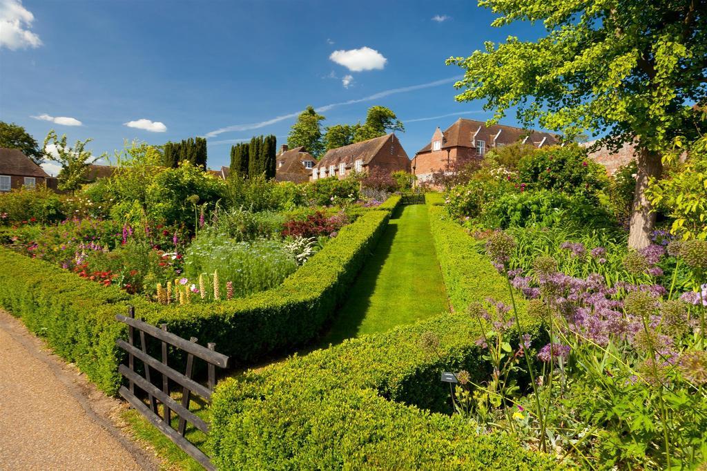 Leeds Castle Holiday Cottages Maidstone Rum bild